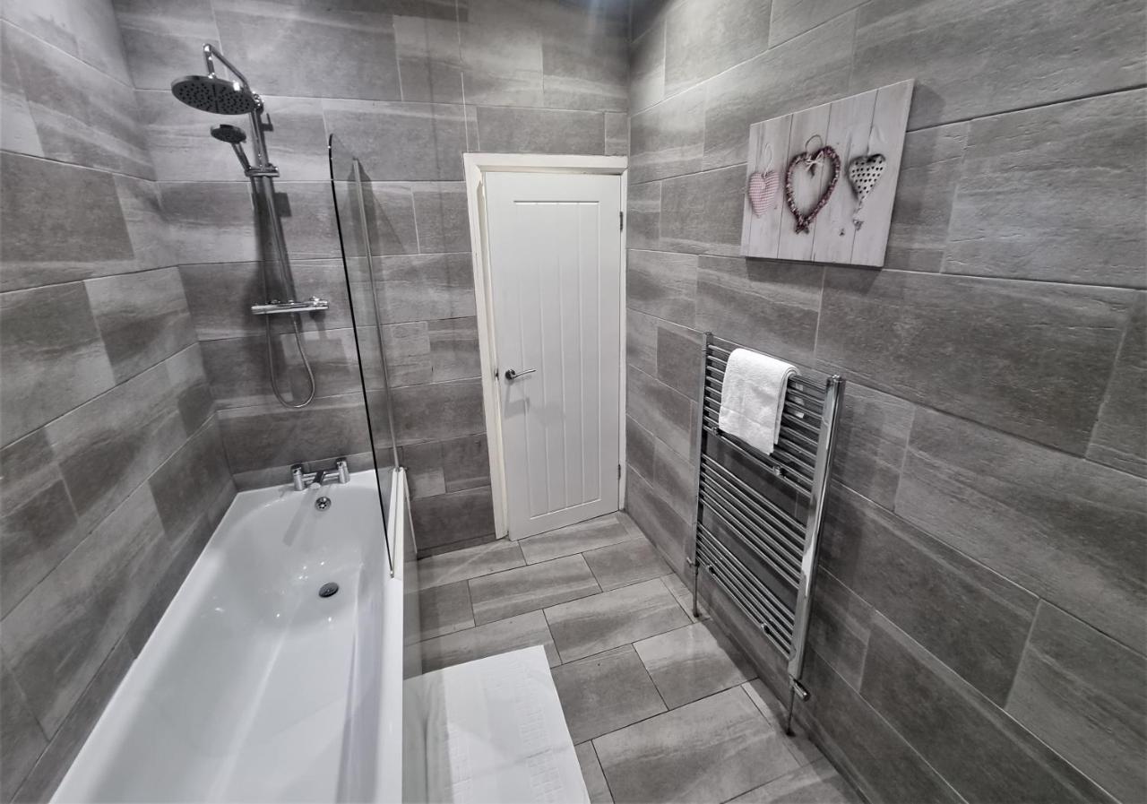 *A!S* Setup For Your Most Amazing Relaxed Stay + Free Parking + Free Fast Wifi * Leeds  Bagian luar foto